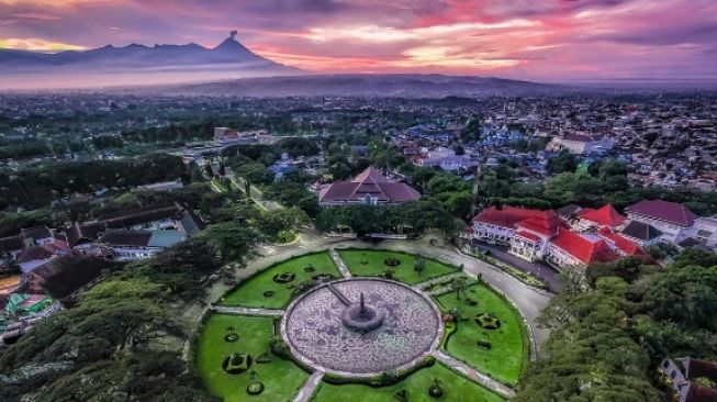 sewa bus pariwisata malang, bus pariwisata malang terbaik, sewa bus malang, cara booking bus malang, sewa bus ternyaman